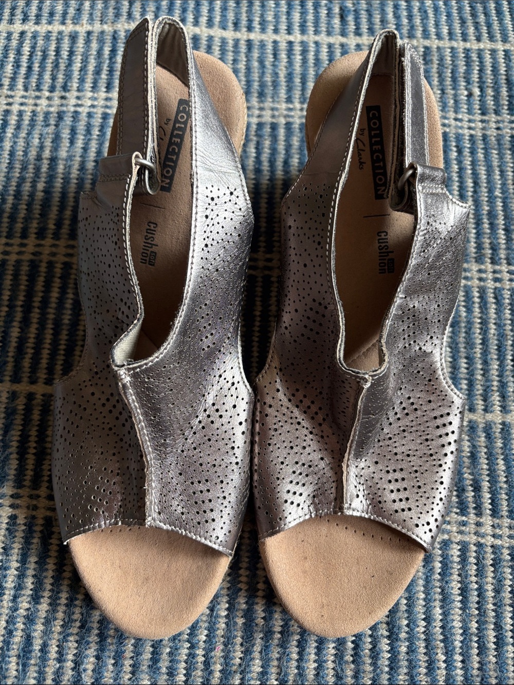 Clarks Lafley Rosen Metallic Silver Perforated Open-Toe Wedges-size 9
